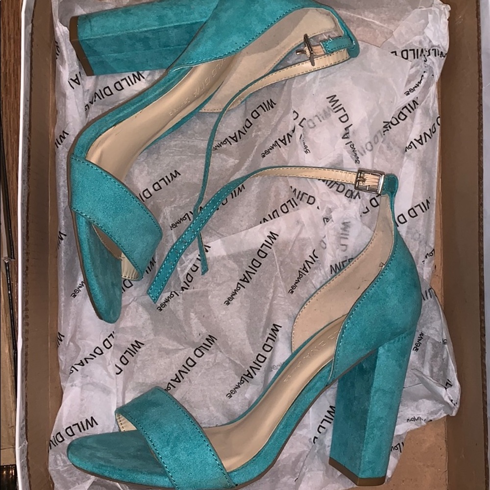 BLOCK HEELS